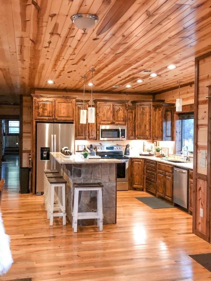 Stone Mountain Lodge 5000Sqft 6 Bed Game Room Pool Table Hot Tub Broken Bow Exterior foto
