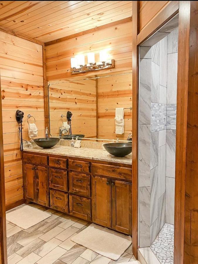 Stone Mountain Lodge 5000Sqft 6 Bed Game Room Pool Table Hot Tub Broken Bow Exterior foto