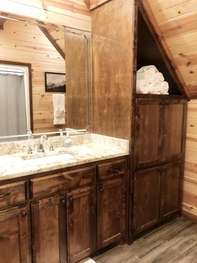 Stone Mountain Lodge 5000Sqft 6 Bed Game Room Pool Table Hot Tub Broken Bow Exterior foto