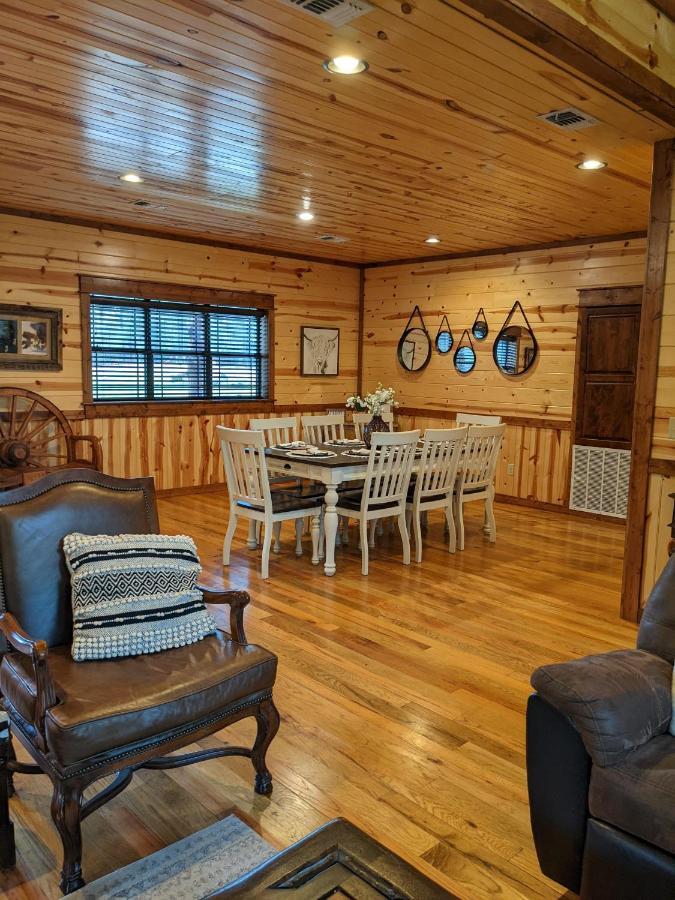 Stone Mountain Lodge 5000Sqft 6 Bed Game Room Pool Table Hot Tub Broken Bow Exterior foto